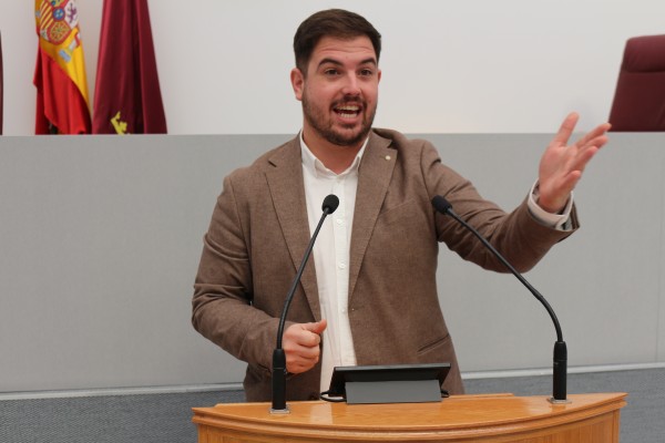 El PSOE pide la gratuidad del transporte público para todos los menores de 35 años en la Región