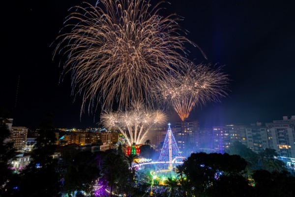 Luces, colores y fuegos artificiales regresan a la Plaza Circular de Murcia en Navidad y Año Nuevo