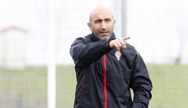 Abelardo pide la rápida incorporación de un delantero 