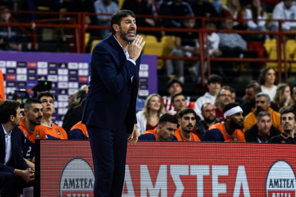Mumbrú: “Está claro que necesitamos fichar y el club está preparado”
