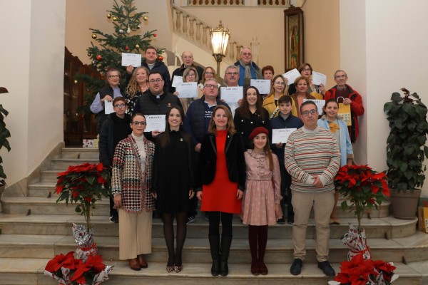 Carlos Asensi y la Asociación de Caballeros Legionarios, primer premio del concurso de belenes
