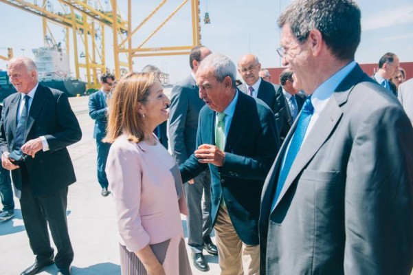 Compromís propone declarar 'non grata' a Ana Pastor por el 