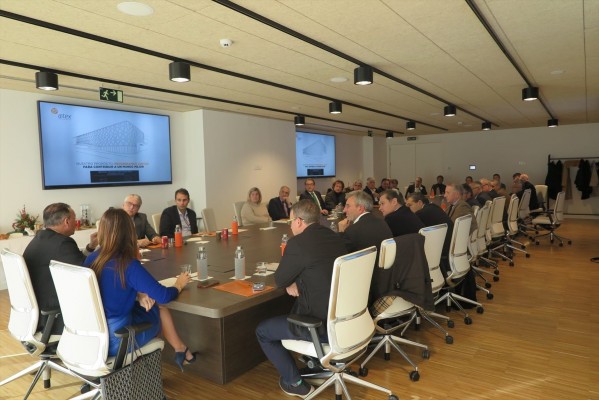 La Generalitat convoca por primera vez una mesa sectorial de la industria cosmética