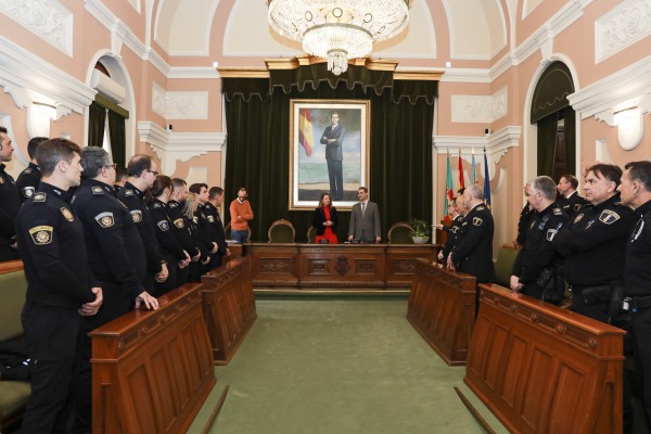 Castelló reestructura y refuerza la Policía Local con la toma de posesión de 16 nuevos agentes