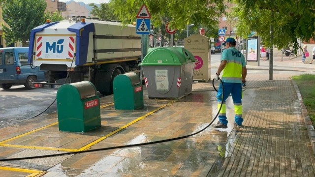 Murcia refuerza los servicios de limpieza para los días clave de la Navidad