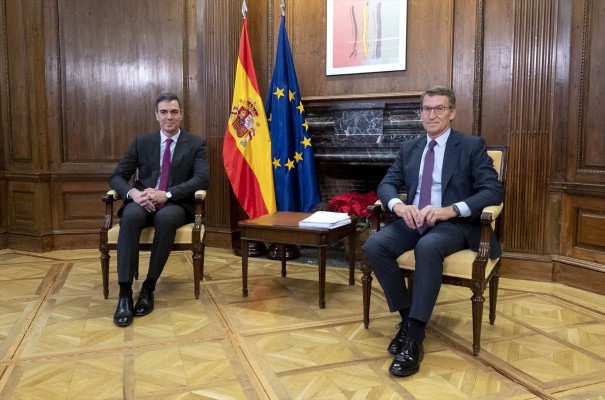 Sánchez y Feijóo acuerdan negociar la renovación del CGPJ con supervisión de la UE, según el PP
