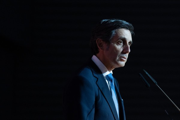 Telefónica y sindicatos acuerdan reducir jornada a 36 horas y alza salarial del 1,5% revisable con IPC