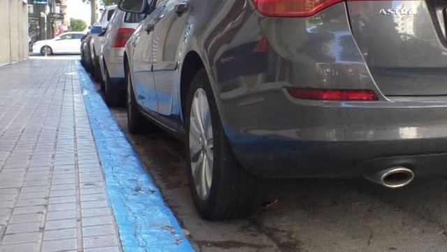 Al déficit anual de la grúa en Elche se suma la zona azul por peatonalizar, pero se descarta ampliar la ORA
