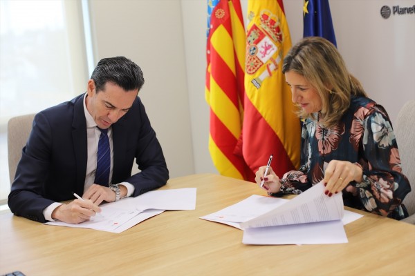 La VIU y AVIA se alían para conectar el talento y la innovación con el tejido empresarial valenciano