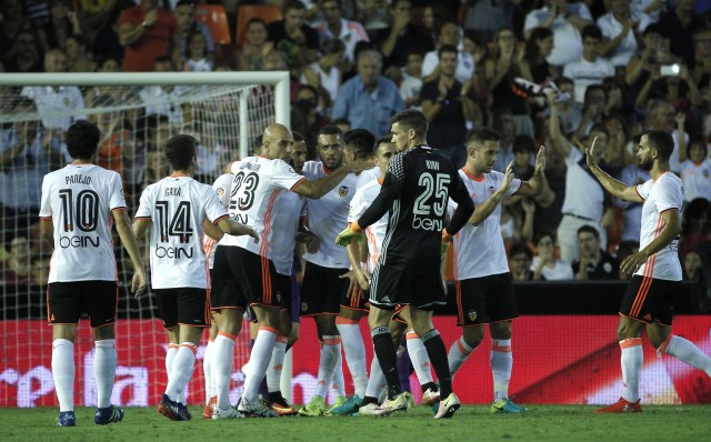El VCF mejora y se queda con el Trofeo Naranja (2-1)