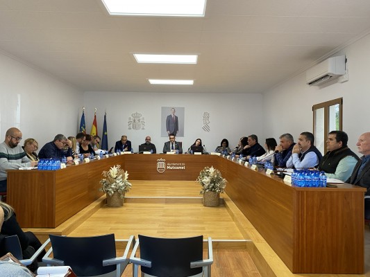 El PP de Mutxamel encuentra socios en la izquierda y aprueba unos presupuestos con Compromís y UP