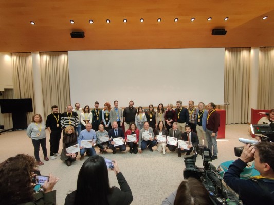 Periodistas parlamentarios premian la entonación o la resistencia de los diputados en Les Corts
