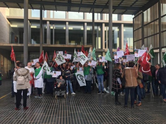 UGT Y CCOO critica la presencia de otros sindicatos en la Mesa de Negociación del Hospital Provincial 