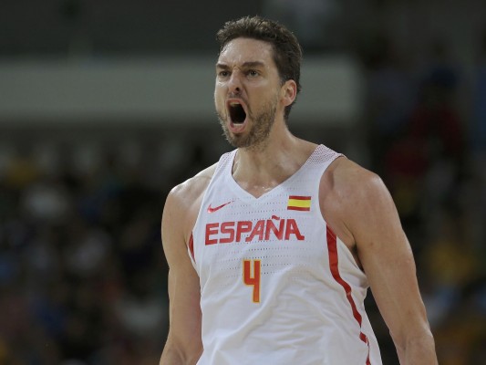 España, obligada a ganar para asegurar los cuartos 