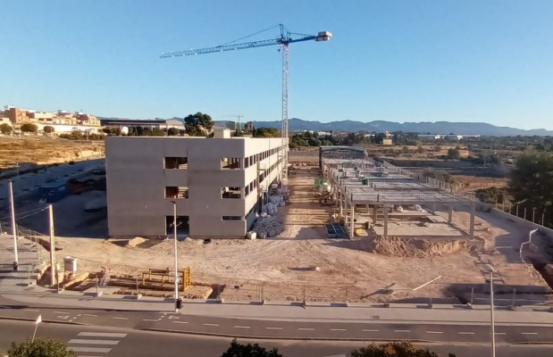Terminan las obras en el IES Camp de Túria y comienzan las del CEIP nº3 de Llíria 