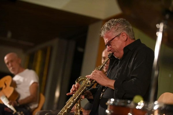 La improvisació musical d'Amadeu Marín i Josep Lluís Galiana tanca el cicle 'EnVers' de Borriana
