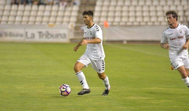 Iván Cifuentes se queda en el VCF Mestalla