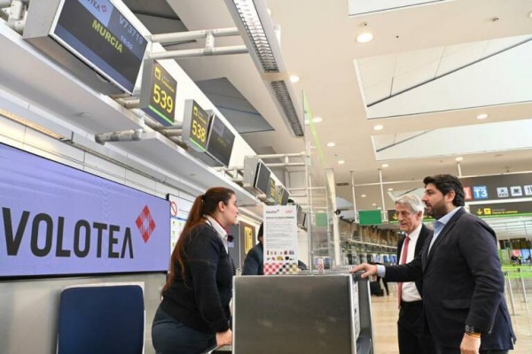 Los vuelos a Madrid y Barcelona potencian un aeropuerto que triplica el pasajero nacional