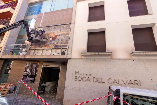 Benidorm rescata tras 20 años el mural de Gastón Castelló para la fachada del Museu Boca del Calvari
