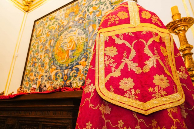   El Museo de la Seda presenta piezas inéditas en una exposición dedicada  a la Navidad
