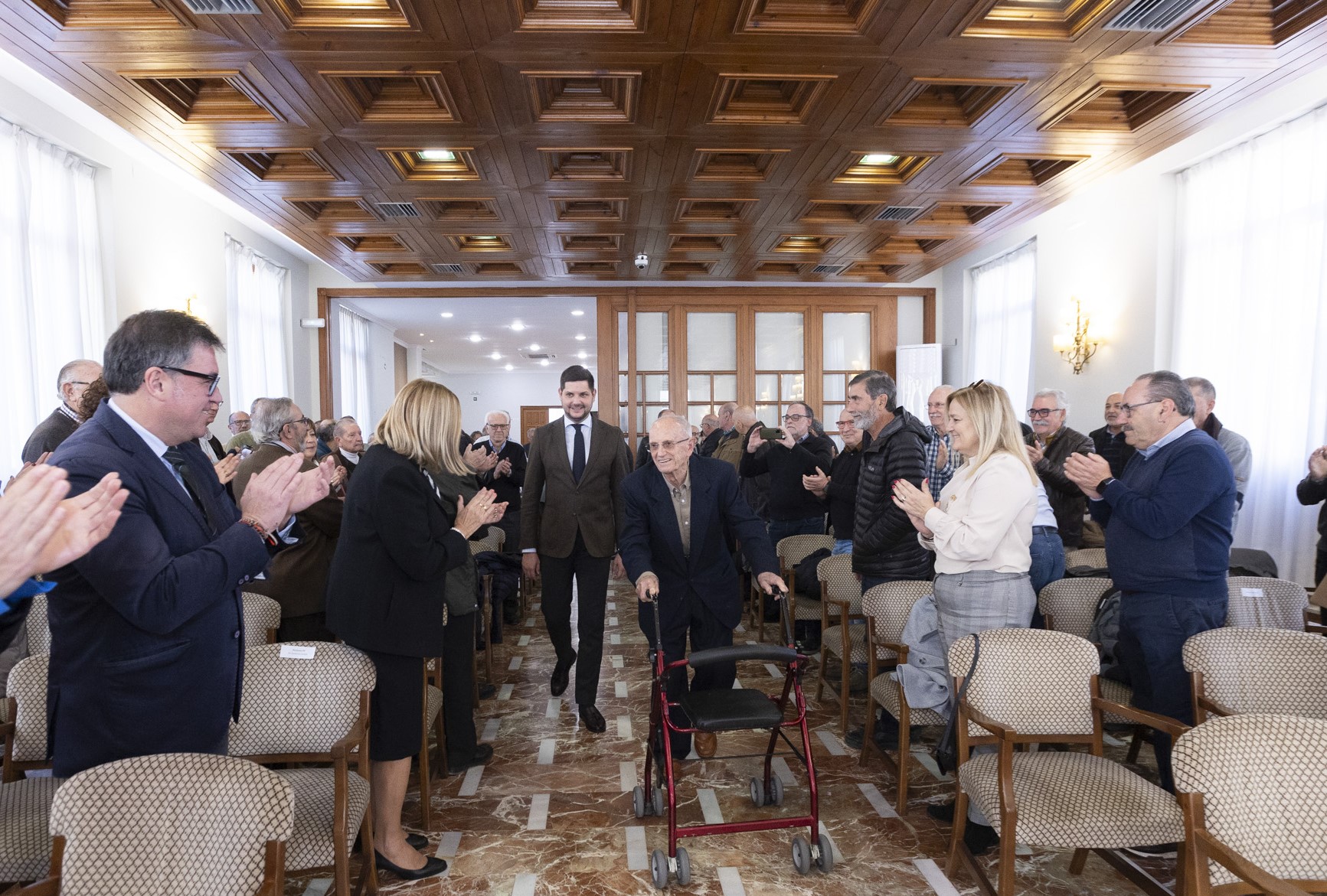 
Gandia reconoce al profesor y escultor José Rausell con la medalla de oro de la ciudad