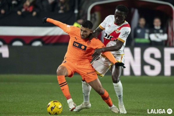 Rayo y Valencia empatan sin goles al descanso
