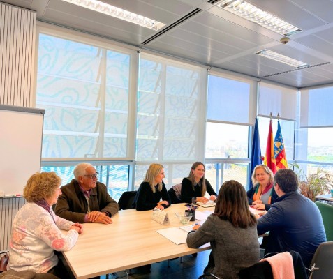 La Conselleria promete llevar adelante el Centro de dia de Oliva