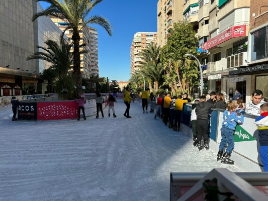 Murcia sobre hielo: una pista de patinaje como reclamo para potenciar el comercio local