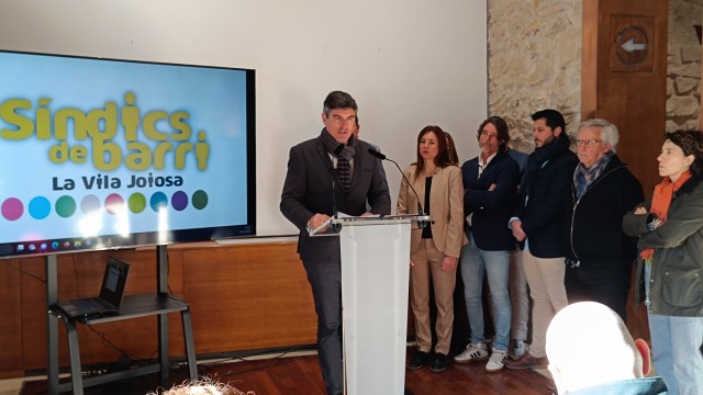 Zaragoza repasa sus seis meses de gobierno en la Vila: más limpieza y un arrecife artificial