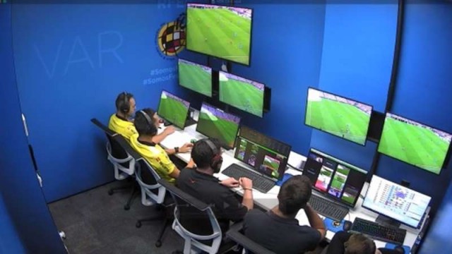 La RFEF y LaLiga publicarán las conversaciones entre los árbitros y el VAR en la revisión de las jugadas