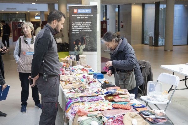 Un total de set ONG i comerços participen en la IV Fira de Consum Responsable de la UJI