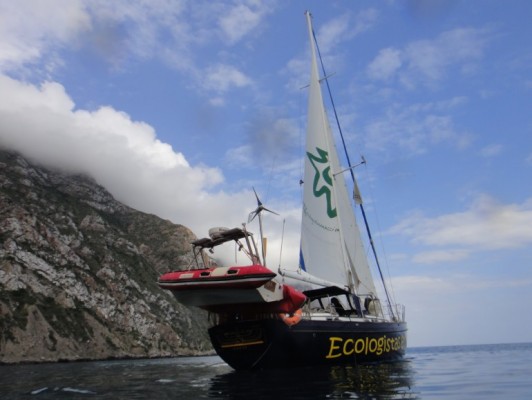 El velero Diosa Maat llega a Valencia para concienciar sobre la basura marina