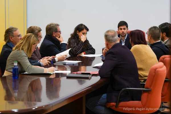 Manuel Torres (PSOE) pide la baja por paternidad y modifica las retribuciones de algunos concejales