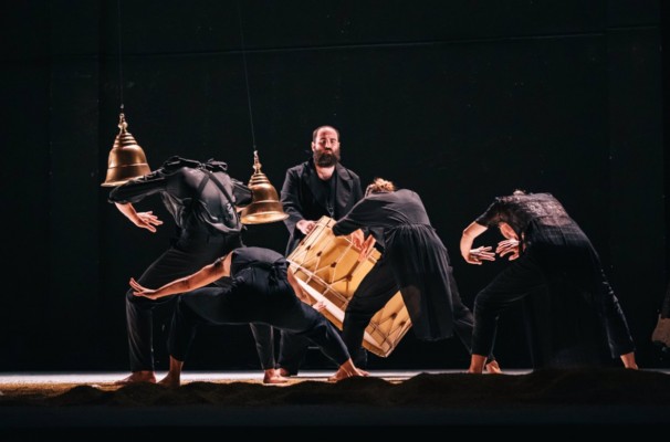El Párraga acoge la fusión de danza contemporánea y música electrónica de Laia Santanach