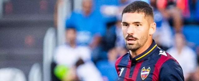 La baja de Dela por sanción deja a Calleja con un central para viajar a Zaragoza