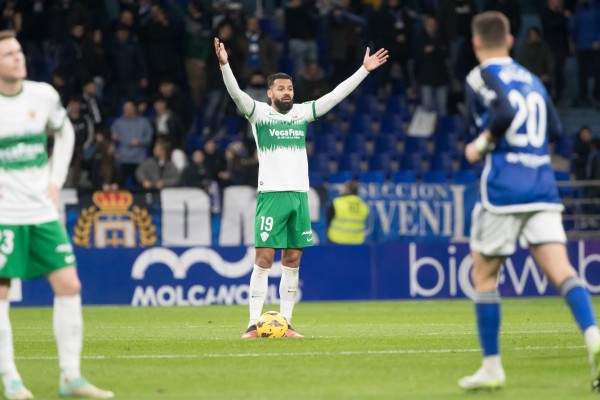Una victoria acompañada de una carambola de resultados para despedir el año en 'play-off'