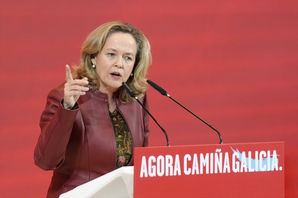Economía descarta modificar el impuesto a la banca 