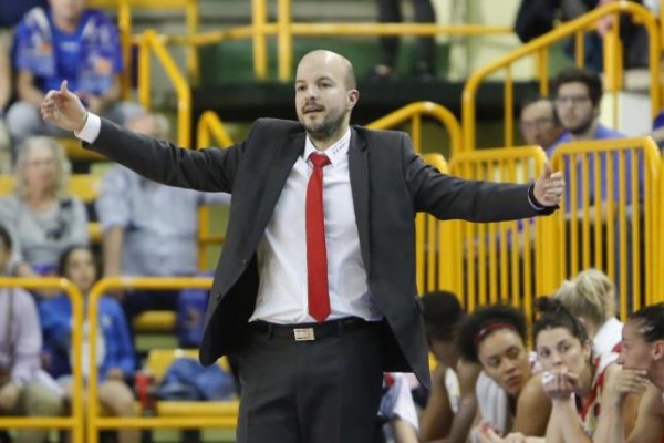 Eric Surís deja de ser entrenador del Jairis, equipo de la Liga Femenina Endesa 