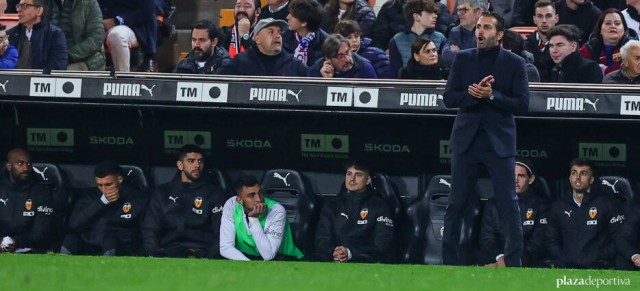 El Valencia iguala su peor racha sin ganar con Baraja