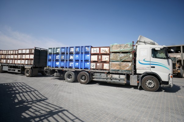 Israel aprueba la entrada de ayuda humanitaria a Gaza a través del paso de Kerem Shalom