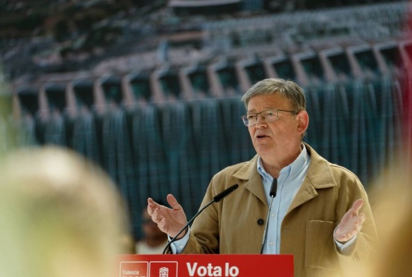 Puig ya desliza su adiós como líder del PSPV y acelera la batalla interna