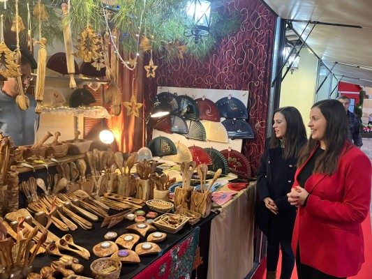 Castelló abre al público el mercadillo navideño de la plaza Mayor con 10 casetas