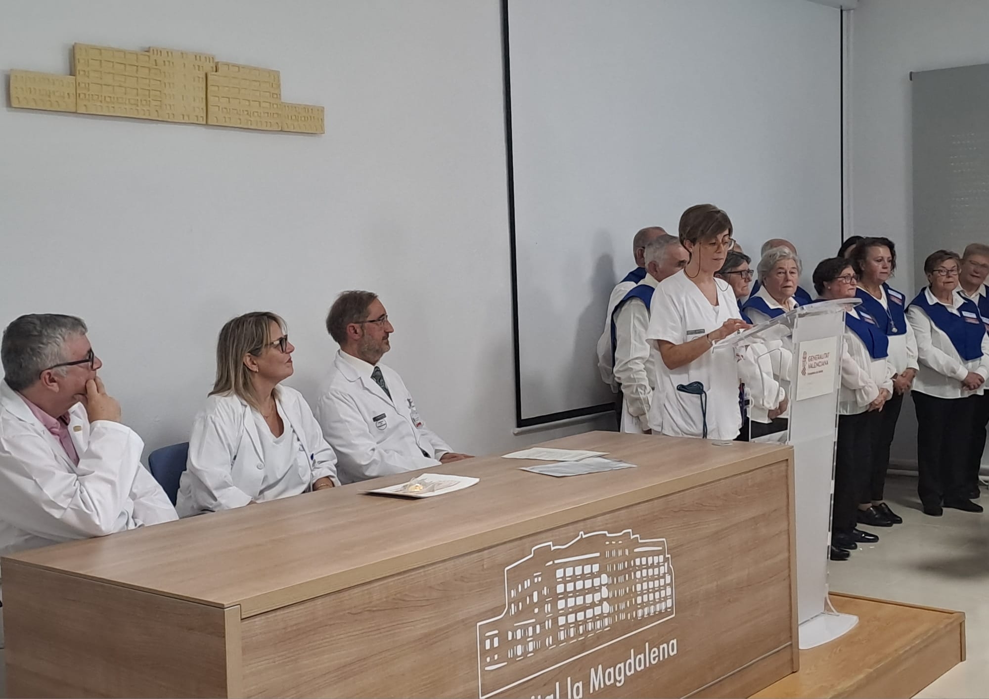 El Hospital La Magdalena de Castelló reconoce en un acto el trabajo de su personal jubilado