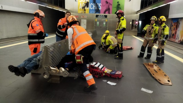 FGV pone a prueba la seguridad en la estación de Luceros con un simulacro de amenaza terrorista