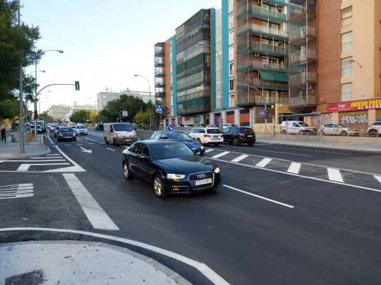 Alicante pone en servicio el punto semafórico en la avenida de Dénia reivindicado por los vecinos