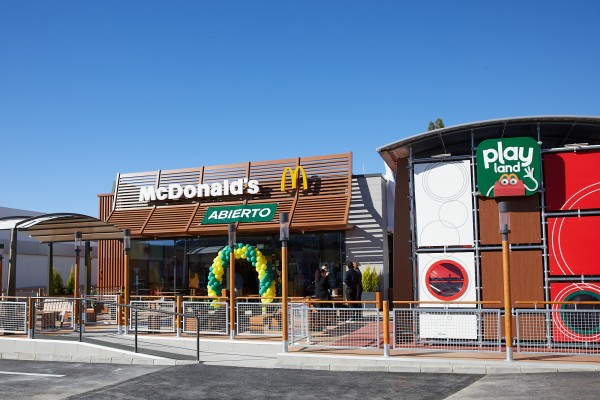 McDonald's lleva sus hamburguesas a la nueva zona comercial de Ibi y Lidl llegará en 2024 