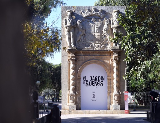 El Malecón se viste de fantasía por Navidad para transformarse en 'El Jardín de los sueños'
