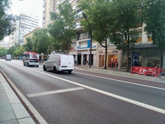 Murcia copia a Madrid: los coches con más de 2 ocupantes y las motos podrán circular por el carril bus de Gran Vía 