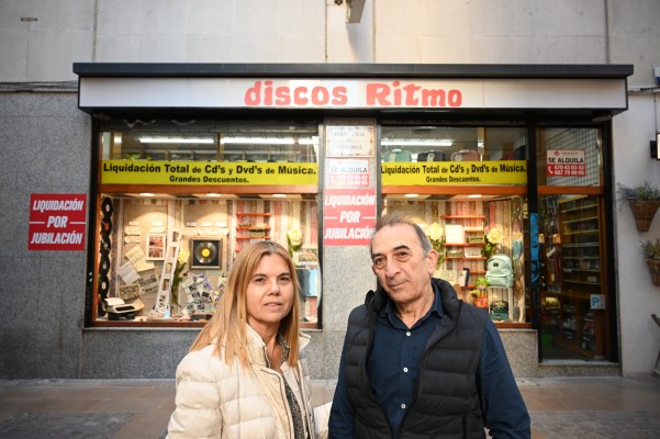 Discos Ritmo, un adiós cargado de recuerdos: giras, un disco platino o la visita de Fangoria