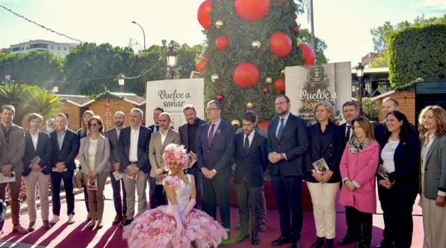 Gesa asegura el árbol de Navidad de La Redonda de Murcia